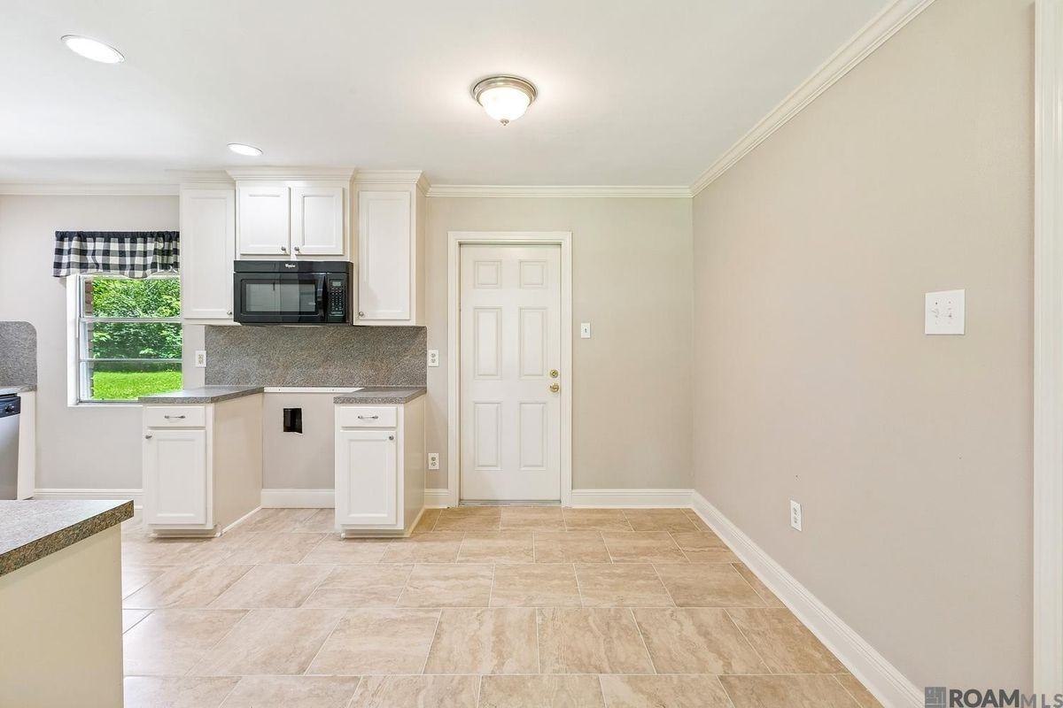 8977 Nolen Dr - Photo 5 of 13