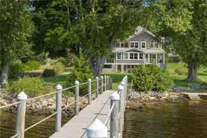 featured image of 39 Shore Dr