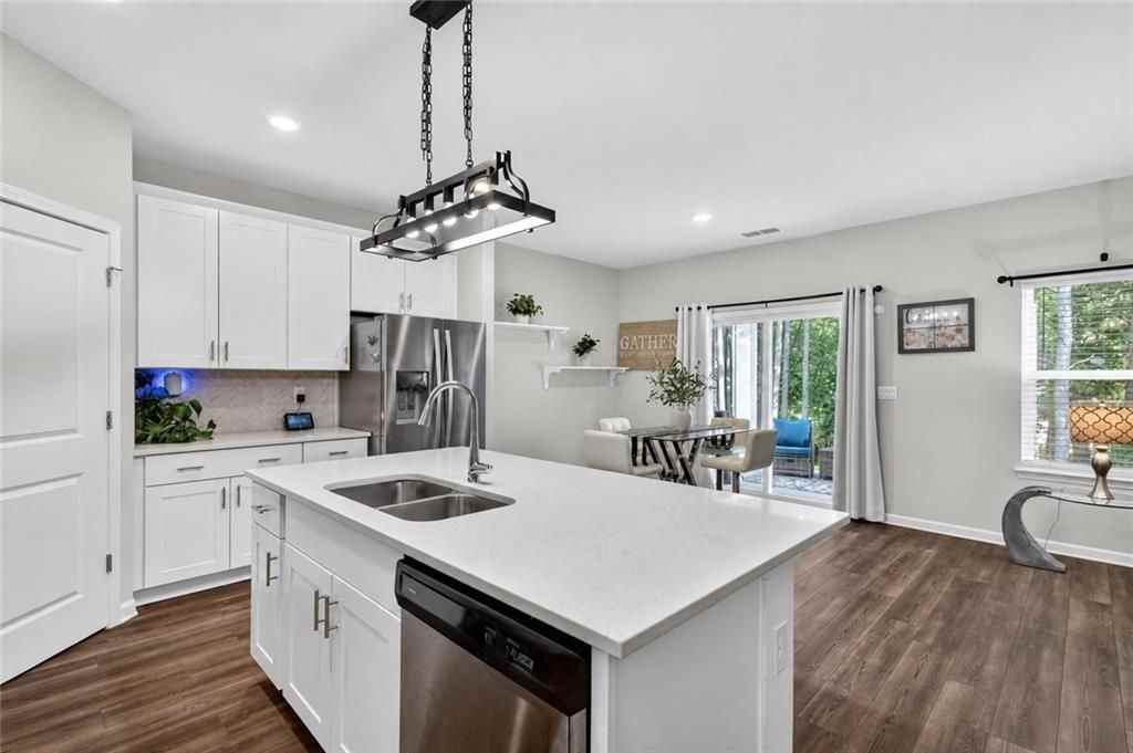 4161 Dean Grove Way - Photo 4 of 31