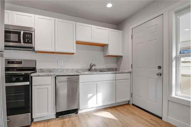 10313 S Church St - Photo 5 of 12