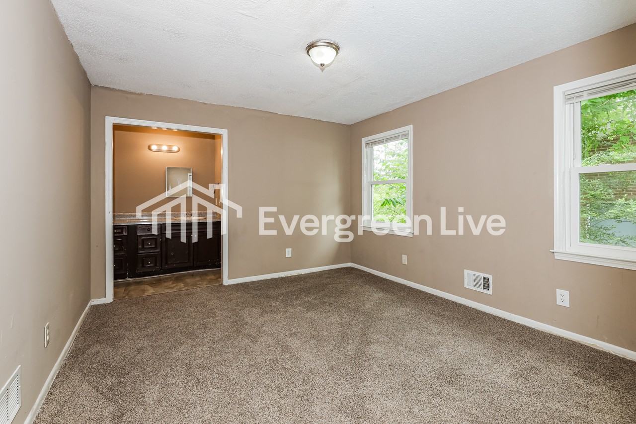 3301 Padgett Rd - Photo 7 of 15