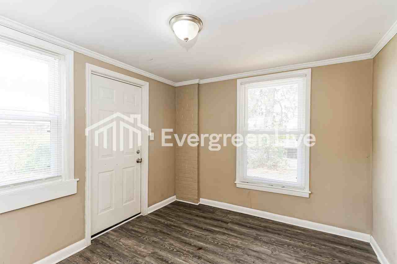 2435 Sumac Dr - Photo 6 of 15