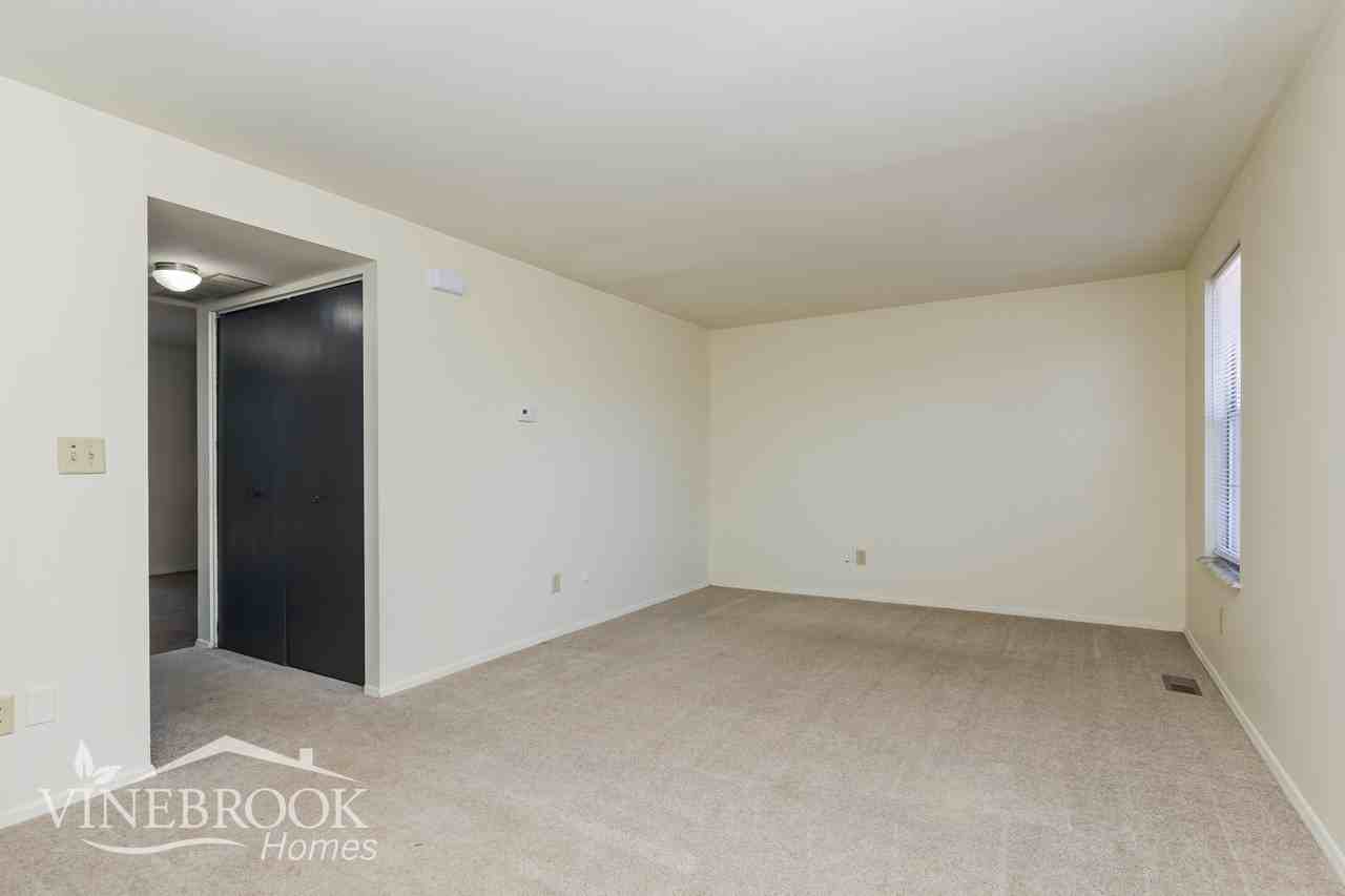 8237 Mount Carmel St - Photo 3 of 15