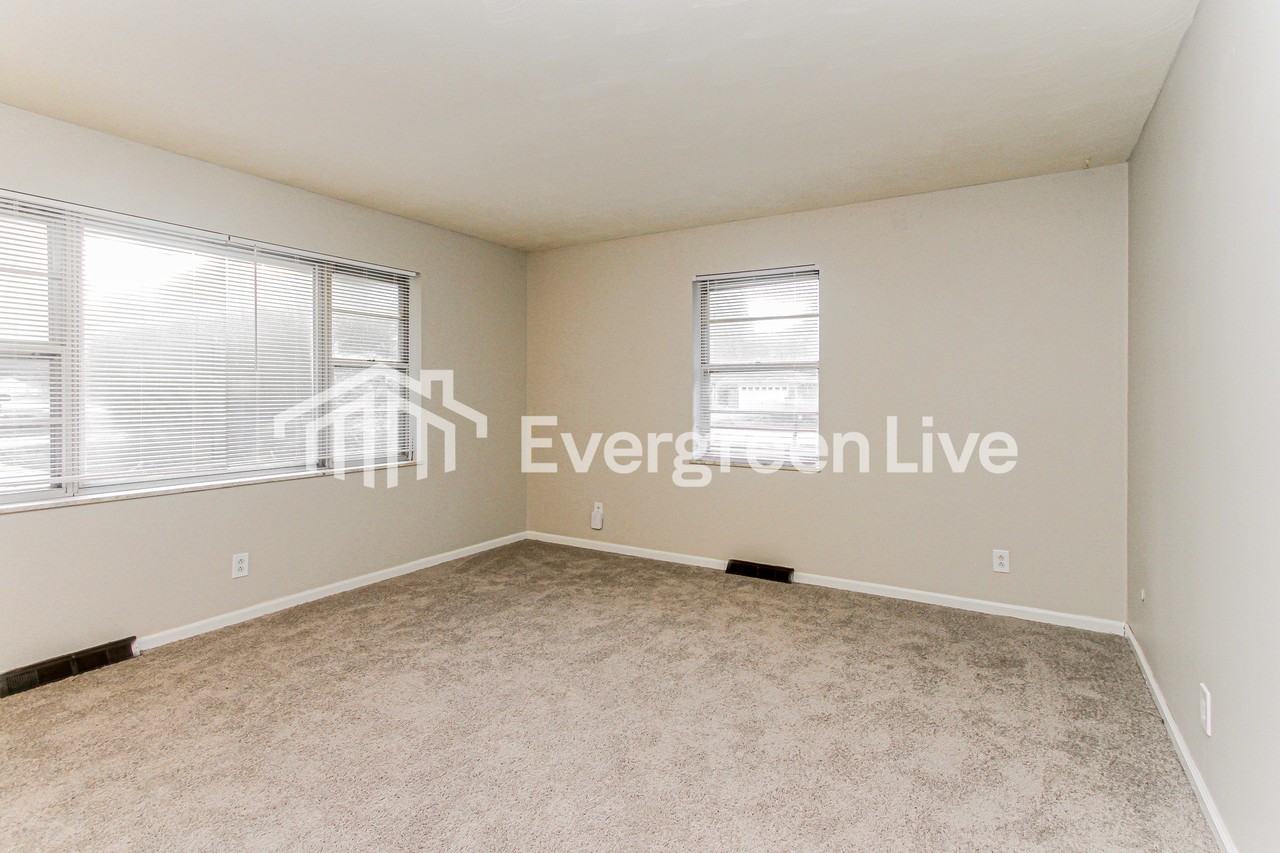 3895 W Fairview Rd - Photo 6 of 15