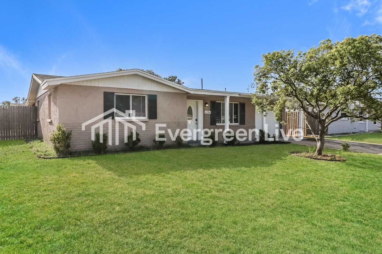 12904 Kings Manor Ave - Photo 2 of 15