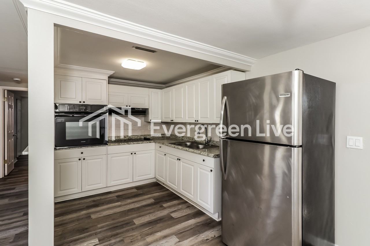 12904 Kings Manor Ave - Photo 7 of 15