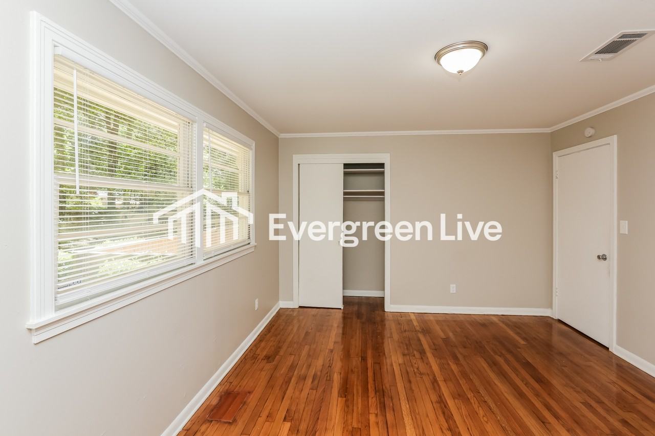 5538 Pine Lane Dr - Photo 2 of 35