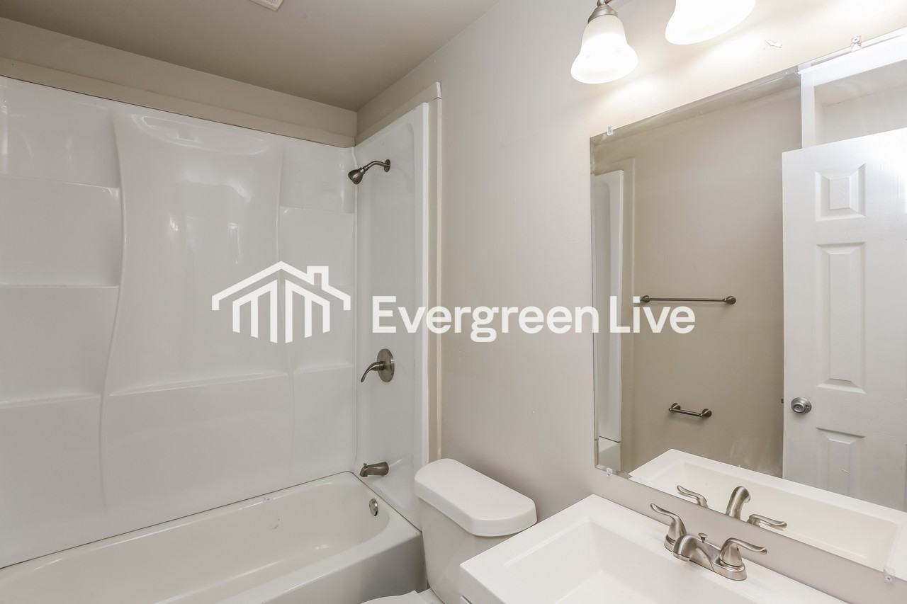 5538 Pine Lane Dr - Photo 5 of 35