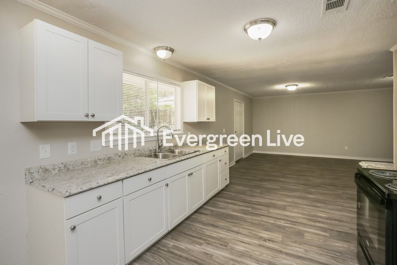 658 Tifton Dr - Photo 7 of 15