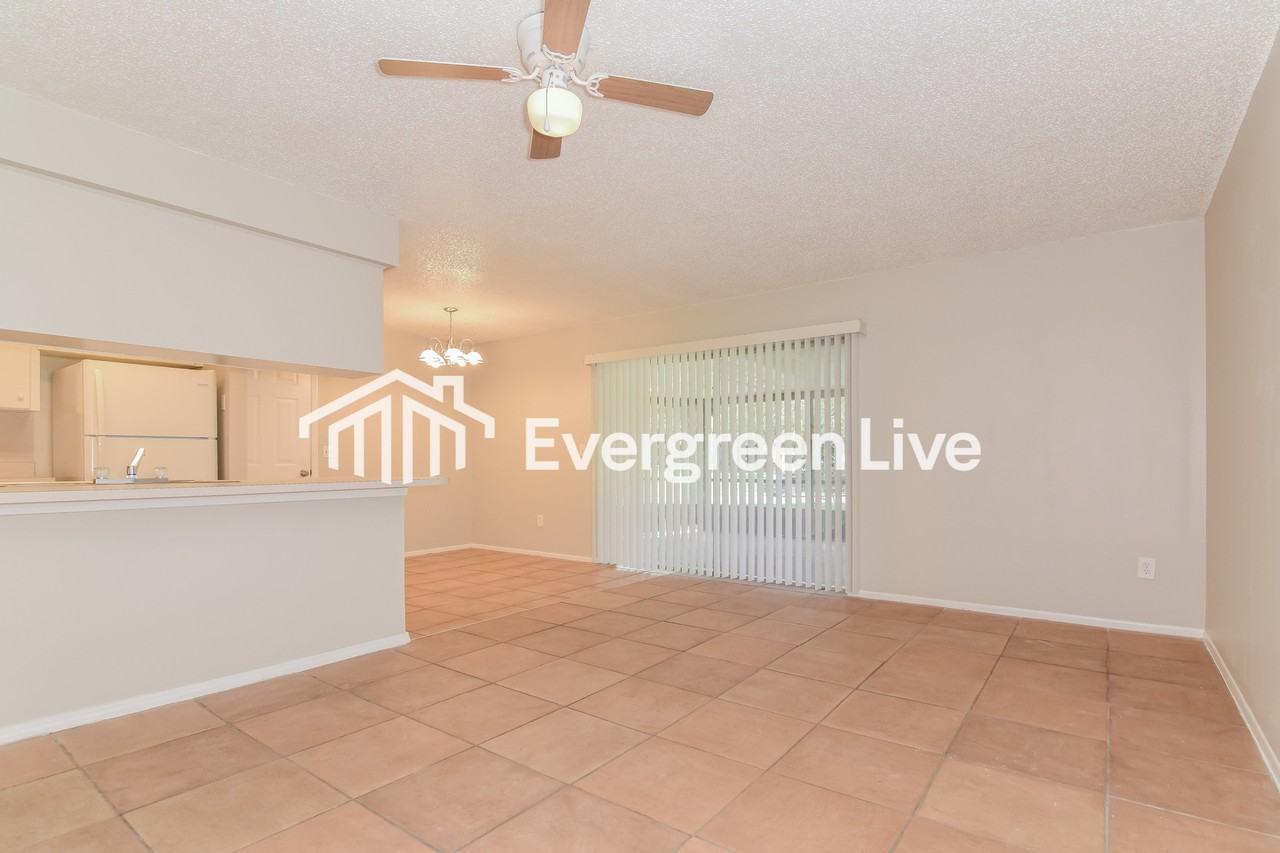 613 Charter Ct - Photo 3 of 15