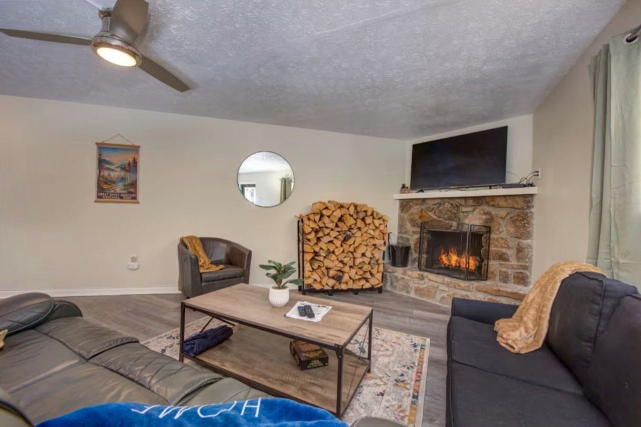 260 Roaring Fork Rd - Photo 3 of 22