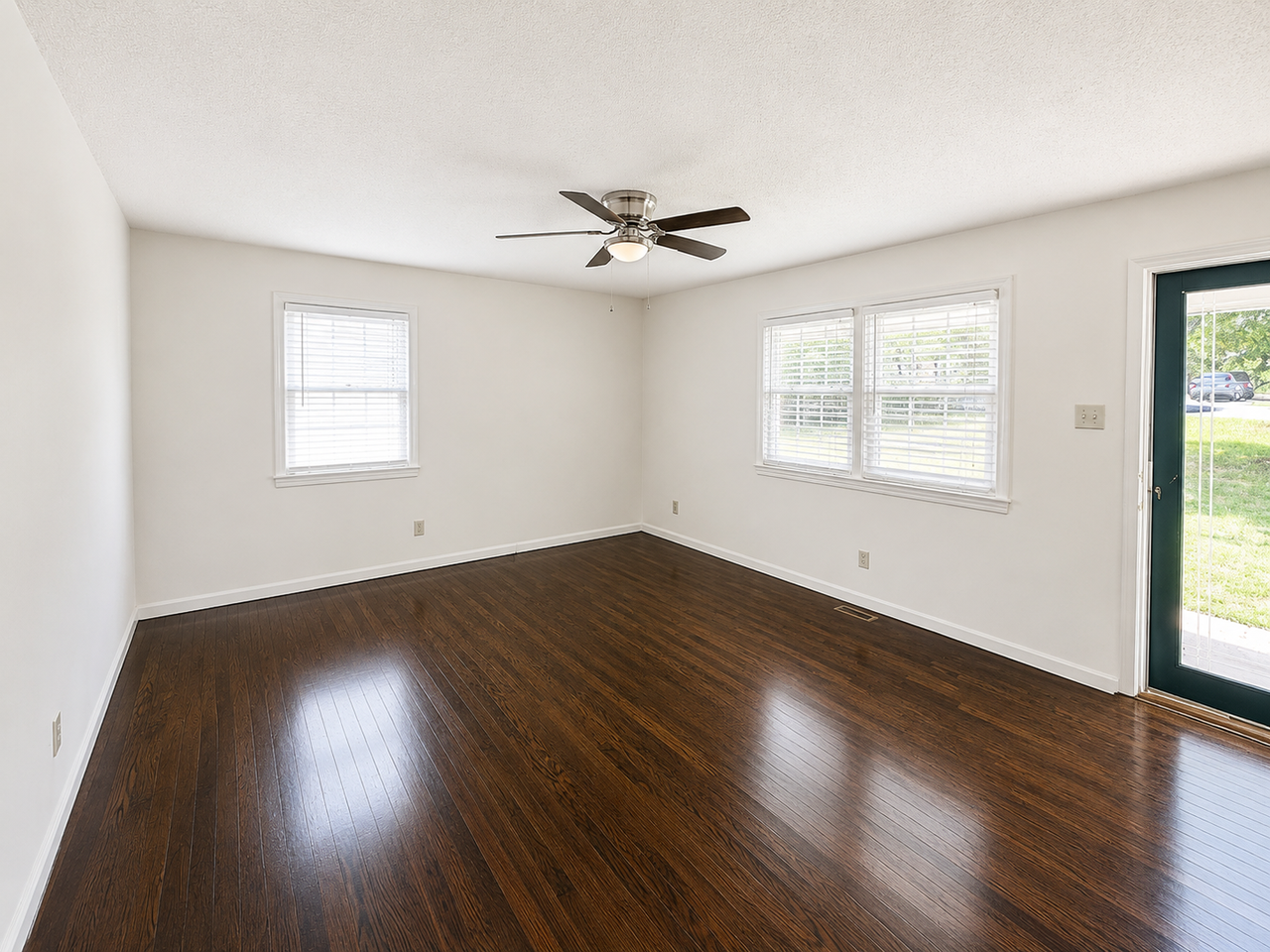 315 E Dameron Ave - Photo 3 of 22