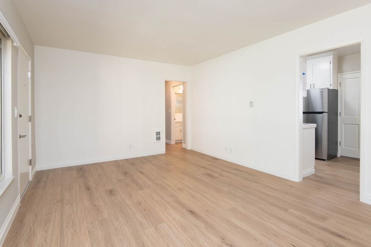 3720-26 Centinela - Photo 2 of 14