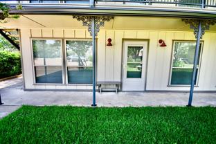 202 E Oak St - Photo 1 of 1