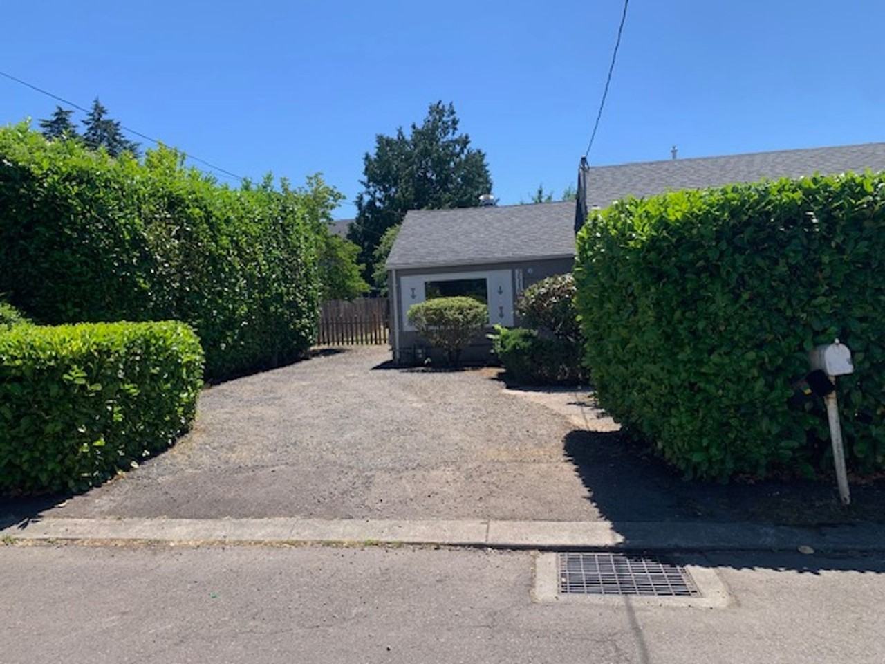 2510 Se Chestnut St - Photo 2 of 16