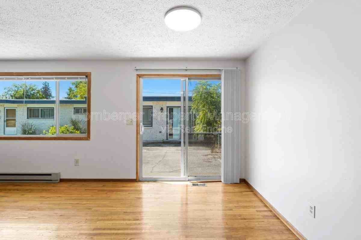 4117 N Howard St - Photo 3 of 10