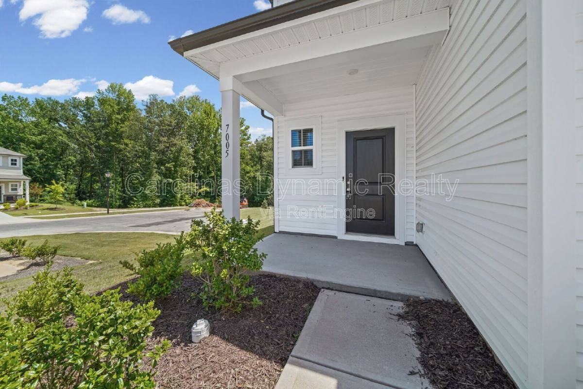 7005 Bermuda Woods Rd - Photo 3 of 10