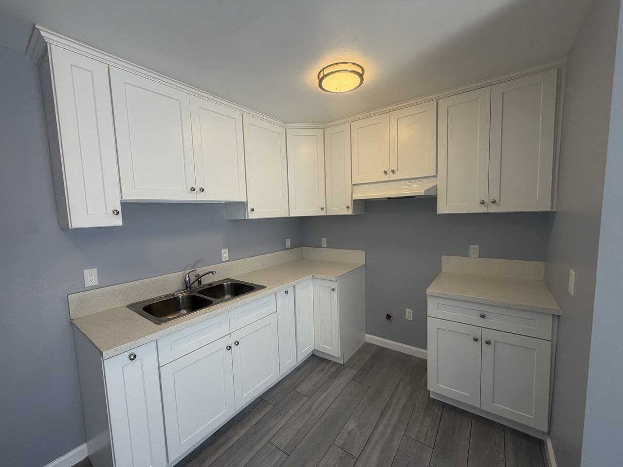 14922 Lemoli Avenue #14922 - Photo 3 of 8