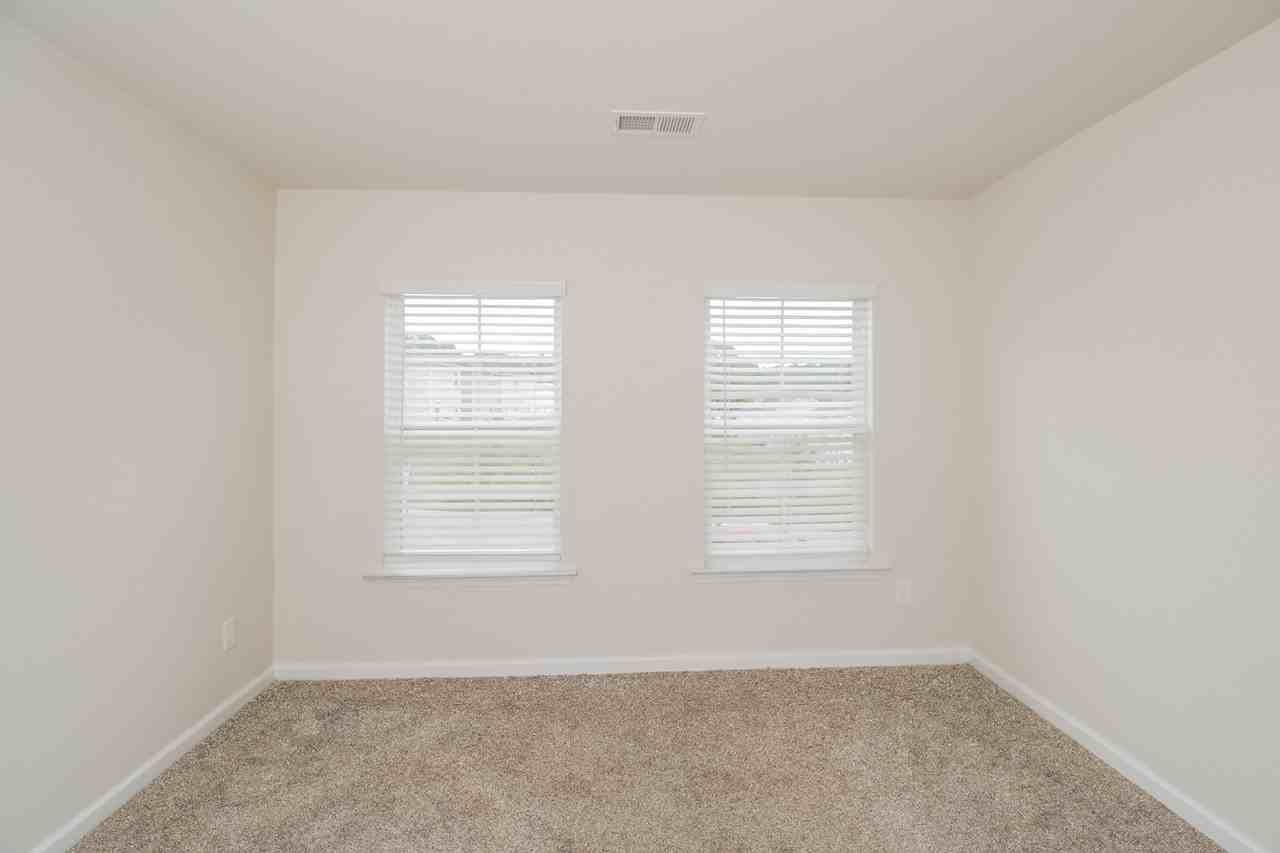 323 Longstone Ct - Photo 6 of 12