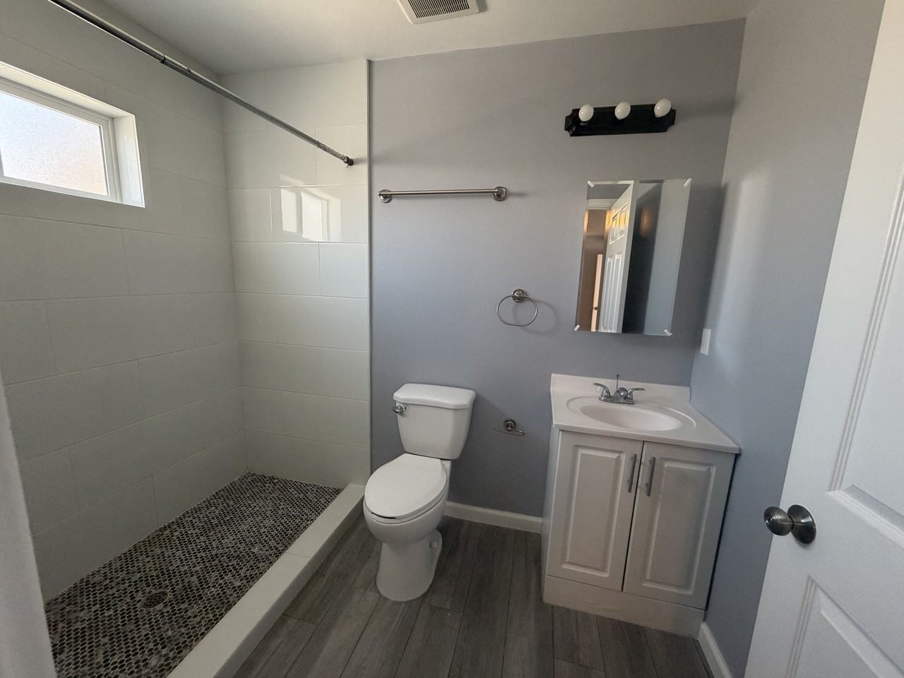 14922 Lemoli Avenue #14922 - Photo 7 of 8