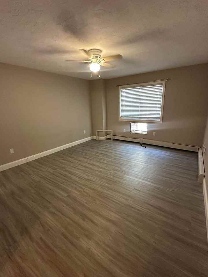 283-435 283-435 Oaklawn Ave - 435 Oaklawn Ave #116 - Photo 5 of 7