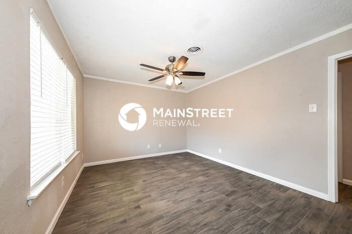 503 Darlene Ln - Photo 3 of 16