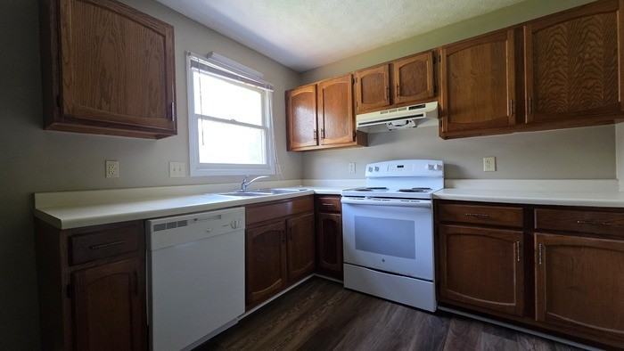 2723 S Roan St #12 - Photo 3 of 7