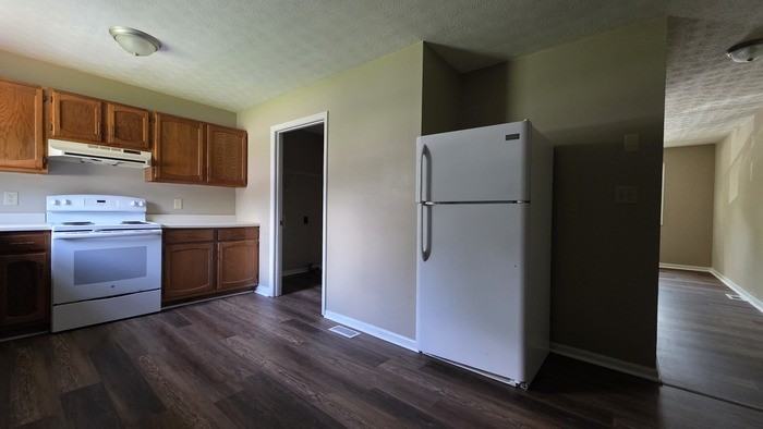 2723 S Roan St #12 - Photo 4 of 7