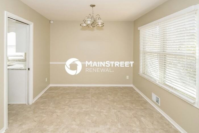 1525 Pine Tree Dr - Photo 3 of 15