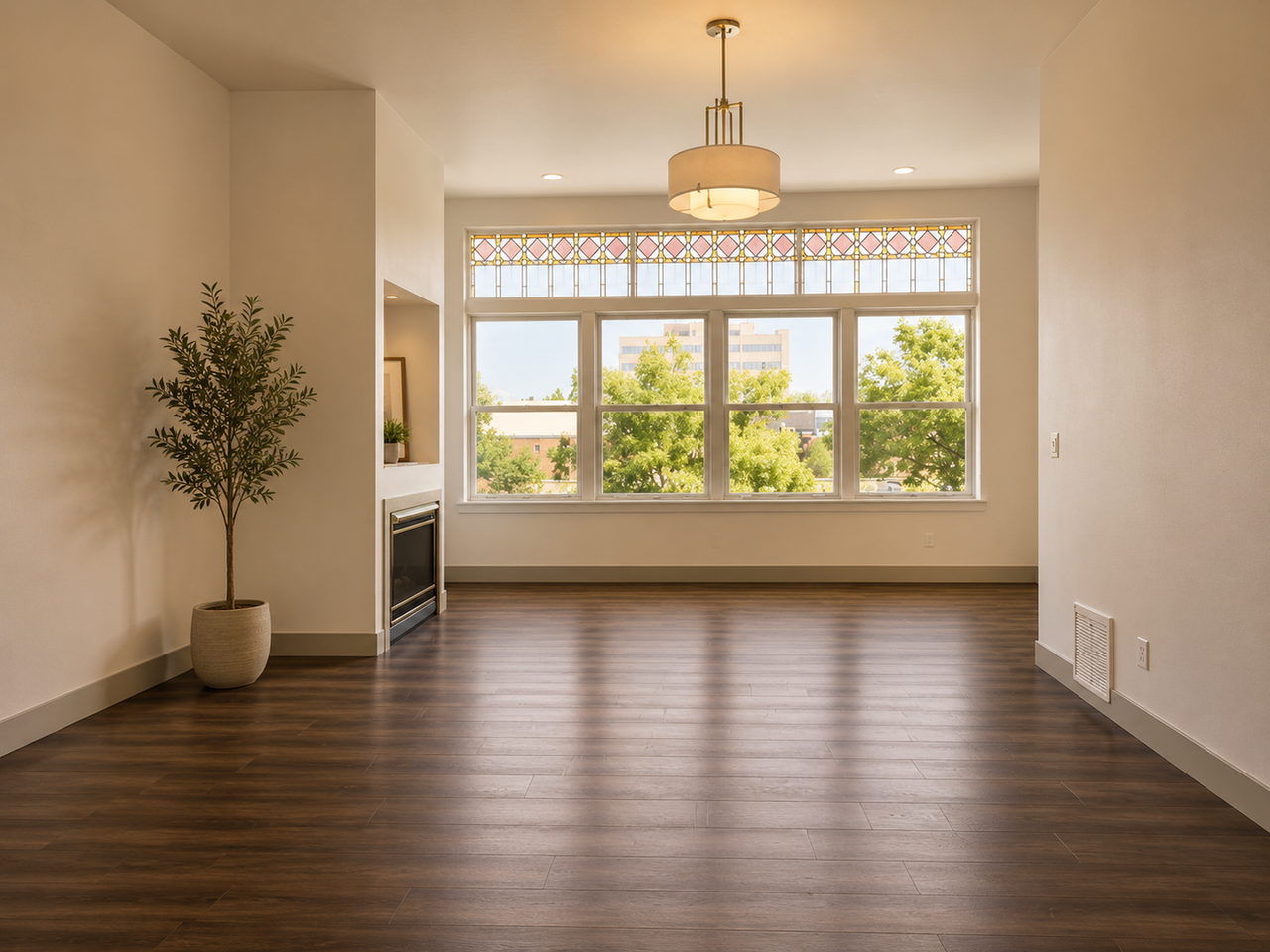 824 9th St - Photo 3 of 8