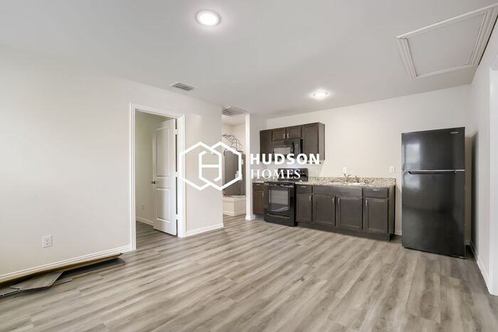 1716 N Ross Ave - Photo 3 of 14