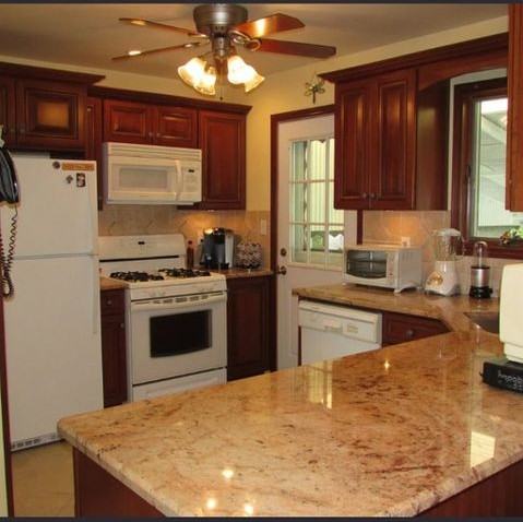 215 Albany Ave - Photo 3 of 24