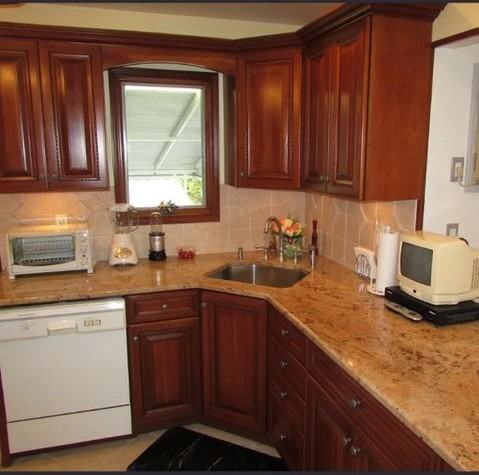 215 Albany Ave - Photo 6 of 24