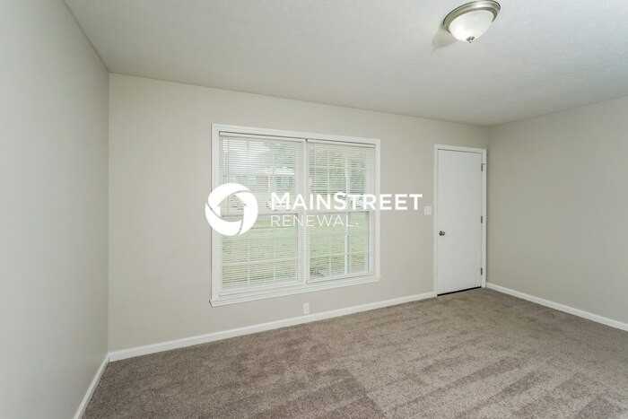 11004 Thunder Dr - Photo 5 of 16