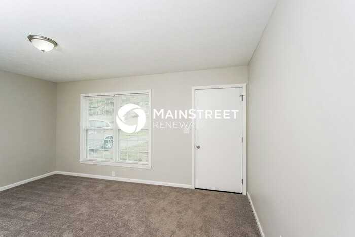 11004 Thunder Dr - Photo 6 of 16