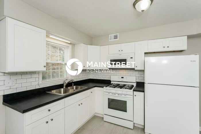 11004 Thunder Dr - Photo 7 of 16