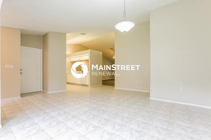 3917 Warren St - Photo 3 of 15