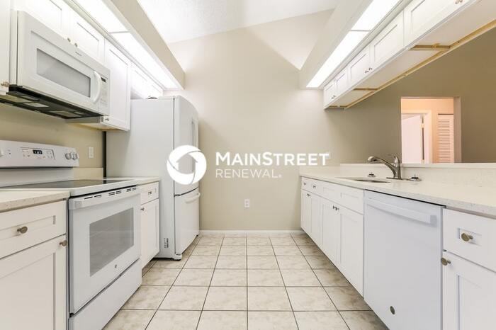 3917 Warren St - Photo 4 of 15