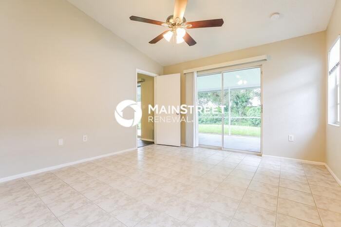 3917 Warren St - Photo 6 of 15