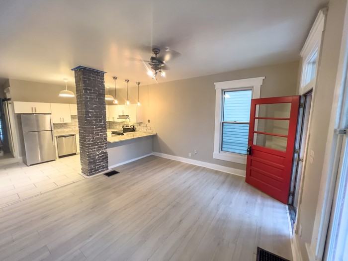 837 N Park Ave #A - Photo 2 of 16