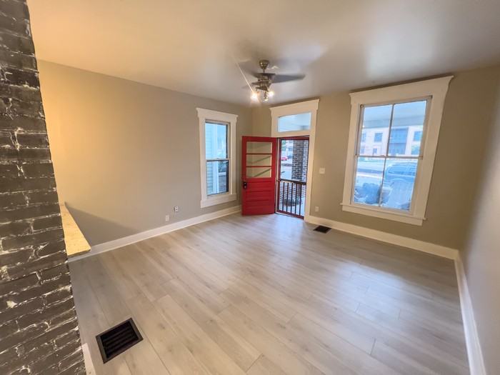 837 N Park Ave #A - Photo 4 of 16