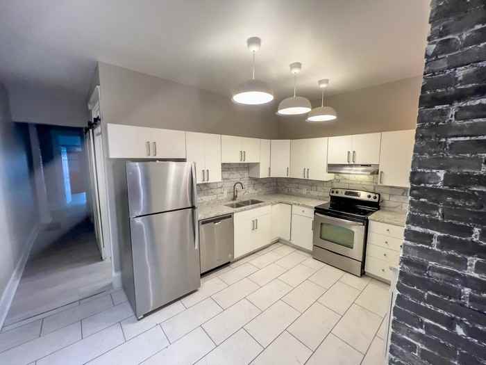 837 N Park Ave #A - Photo 6 of 16