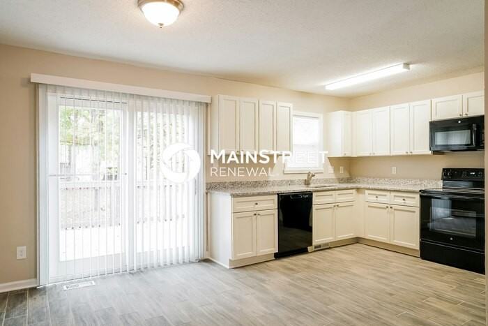 4806 Tyne Dr - Photo 4 of 17