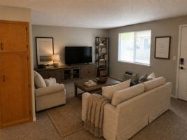 featured image of 206 W Yakima Ave