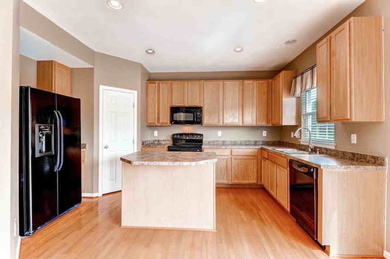 2315 Elderberry Dr - Photo 4 of 11