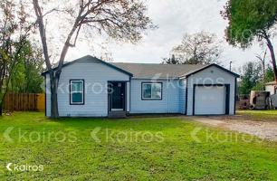 featured image of 230 E Colonial Dr