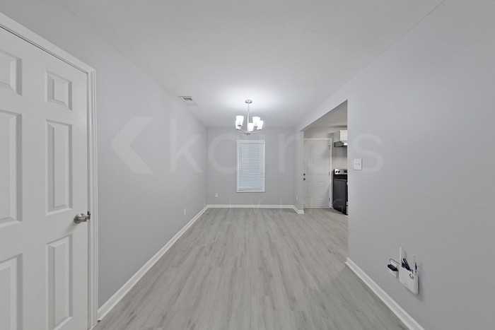 230 E Colonial Dr - Photo 4 of 16