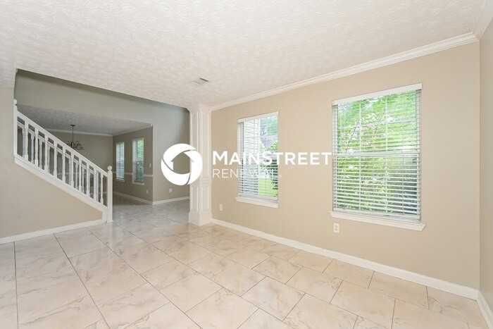 3120 Lake Port Dr - Photo 4 of 18
