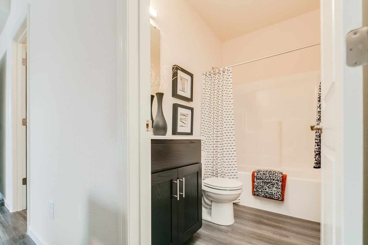1455 Park West Ct - Photo 7 of 31