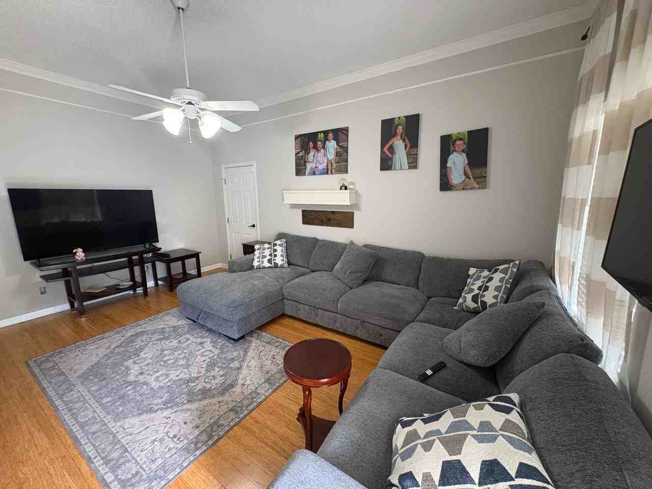 10021 Bellflower Way - Photo 4 of 15